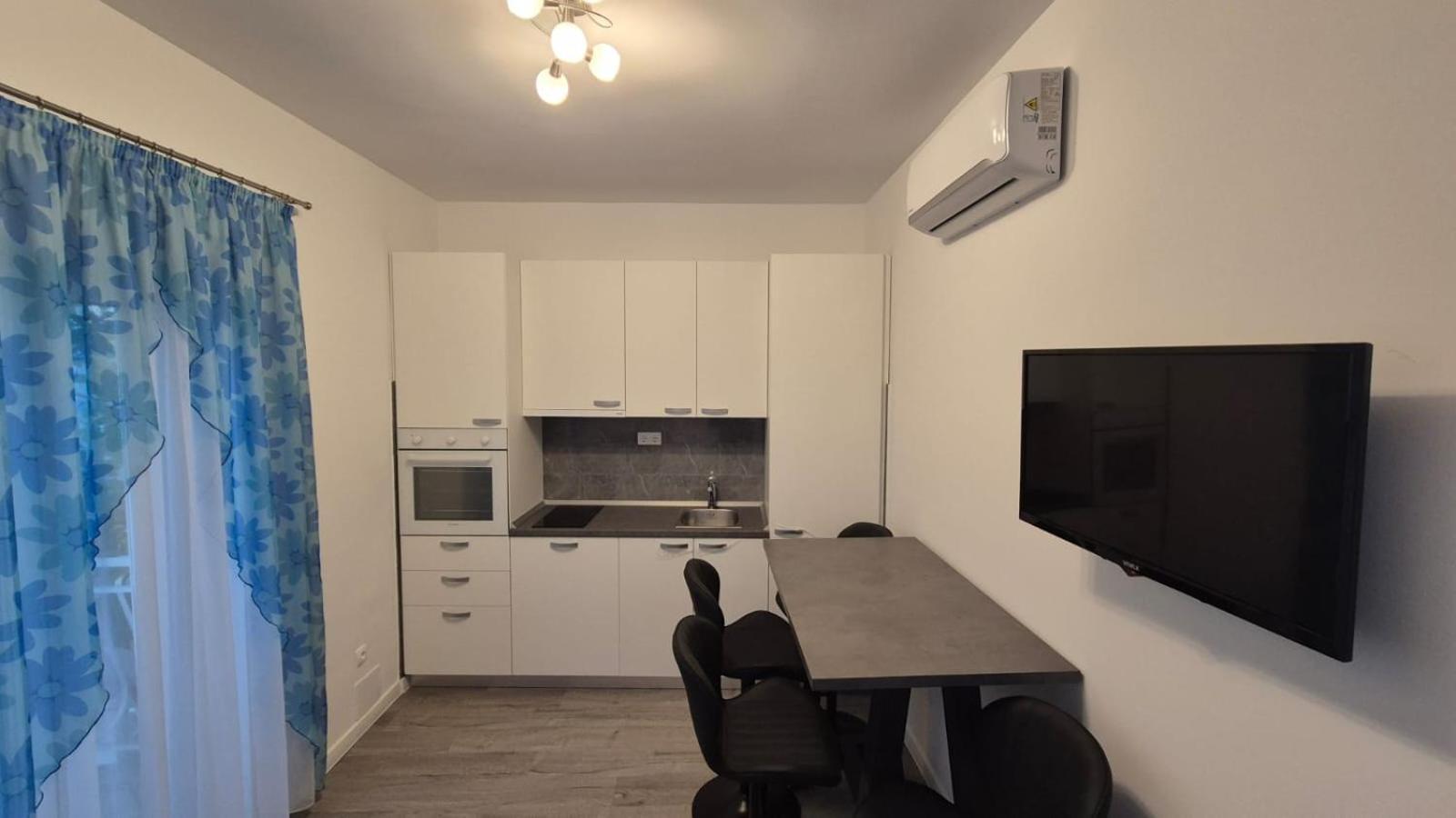 Apartments Sea Star Kastela Exterior photo