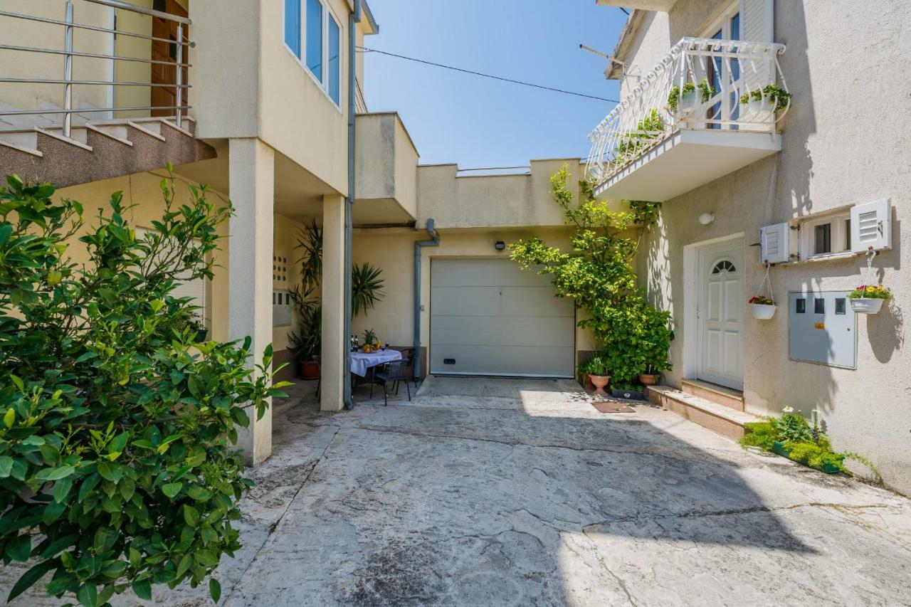 Apartments Sea Star Kastela Exterior photo