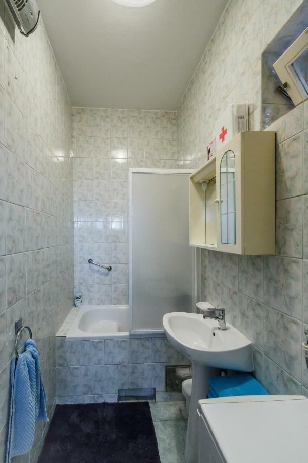 Apartments Sea Star Kastela Exterior photo
