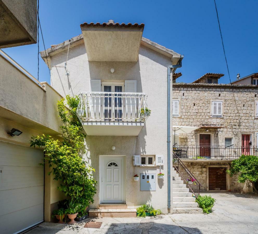 Apartments Sea Star Kastela Exterior photo