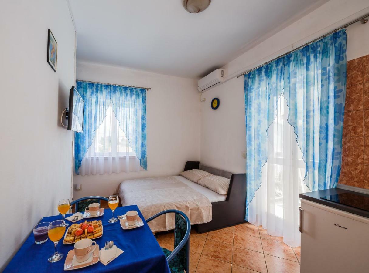 Apartments Sea Star Kastela Exterior photo